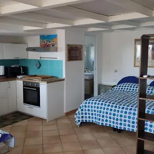 Appartement Bonbonniere In Chiaia District, Naples